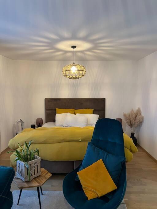 Apartment Warm + Private Free Park. *