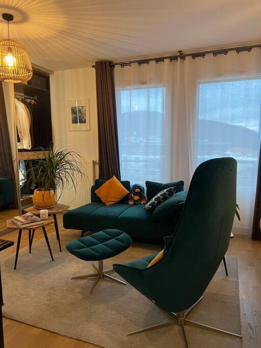 Apartment Warm + Private Free Park. *